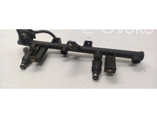 Топливная рампа 9621783580   Peugeot 406  