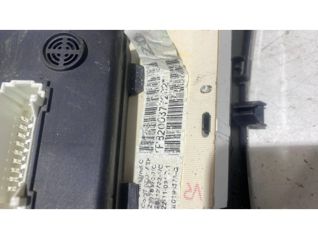 Панель приборов P8200377202 Dacia Logan I