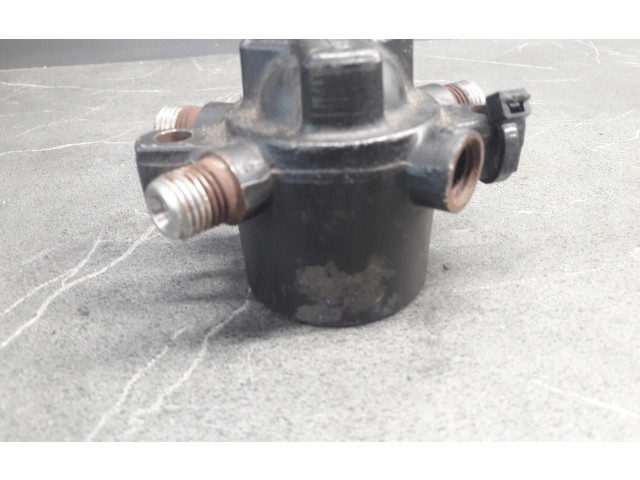 Топливная рампа 8200057345   Renault Clio II  