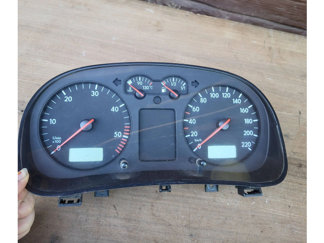 Панель приборов 1J0919861B, 110008916018 Volkswagen Bora