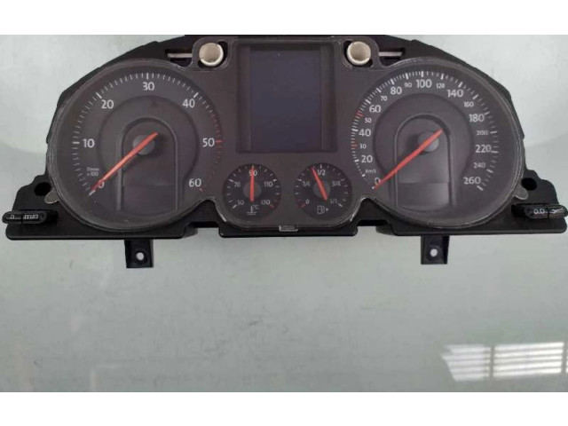 Přístrojová deska Volkswagen Passat Alltrack 2005 A2C53106067