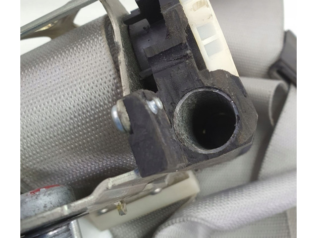 Третий рядный ремень безопасности