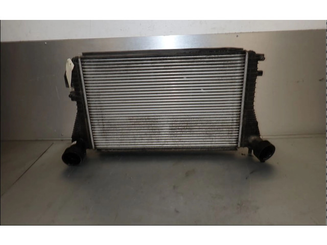Интеркулер 1K0145803CD Skoda Octavia Mk2 (1Z)