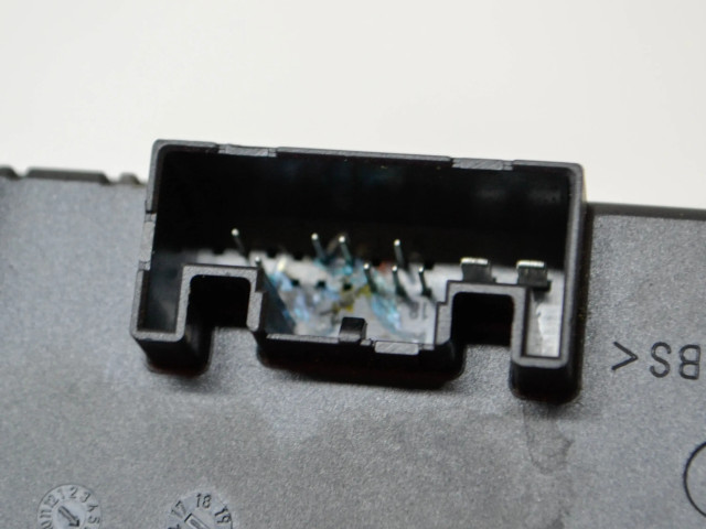 Включатель регулировки салона