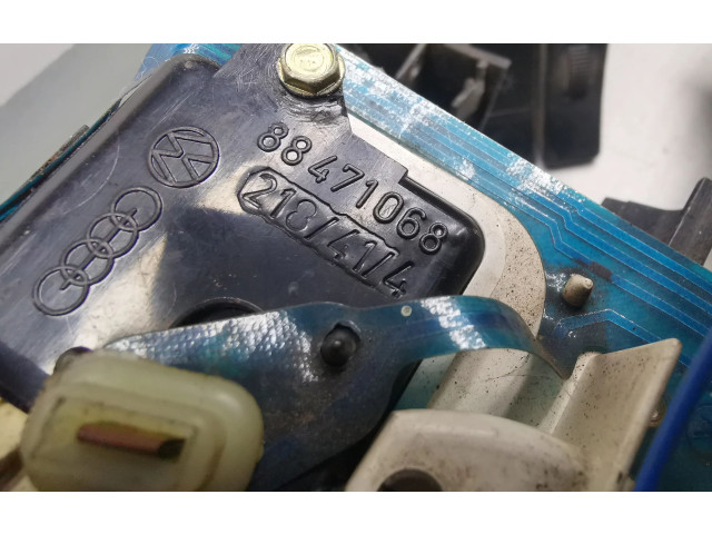 Přístrojová deska Audi 80 90 B2 1982 81117434, 88471068