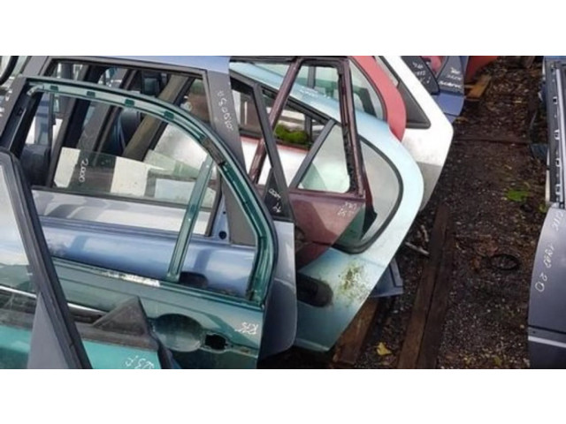 Задняя дверь