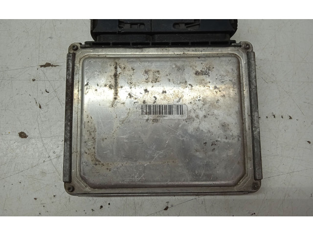 Блок управления двигателя 03P906021K, 28281647   Skoda Fabia Mk2 (5J)