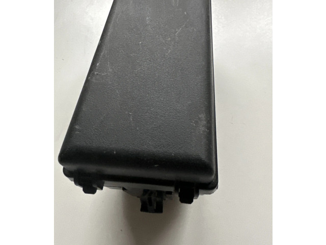 Блок предохранителей     Subaru Forester SK    