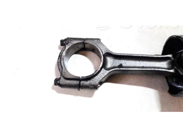 Píst 0107200 Opel Zafira A