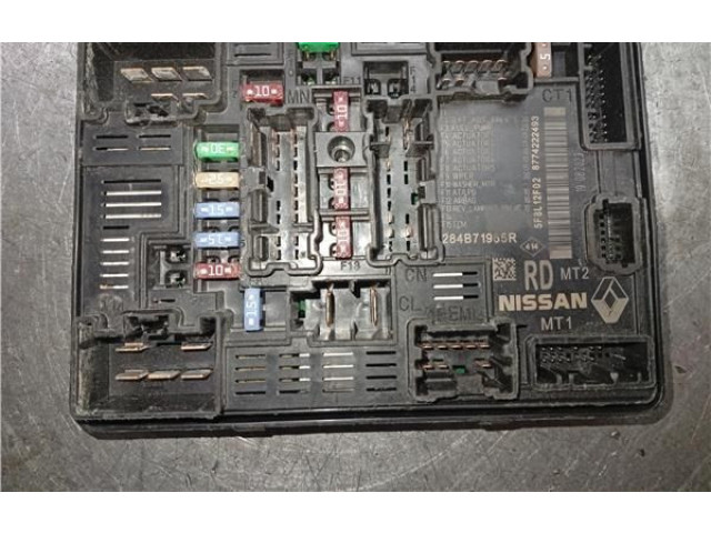 Блок предохранителей  284B71965R, H4DE470   Dacia Sandero III    