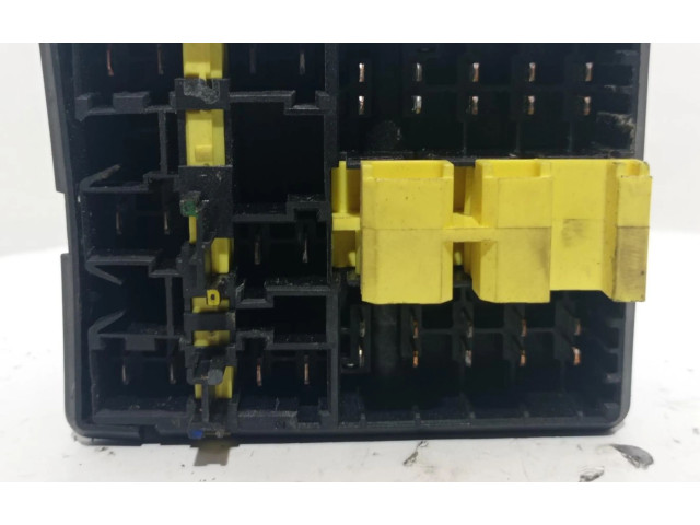 Блок предохранителей    Renault Scenic I    