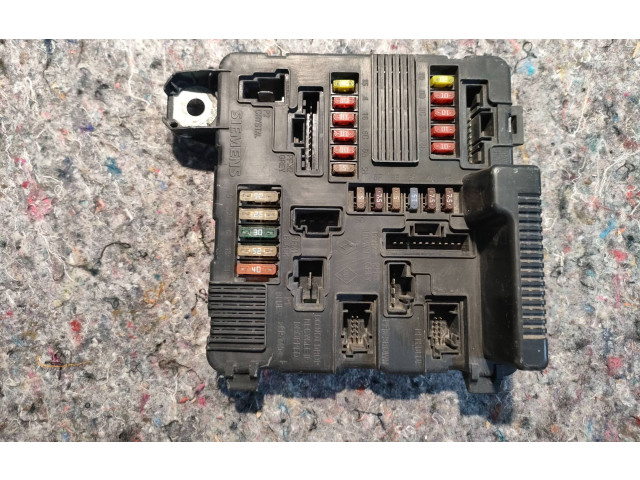 Блок предохранителей 8200306032A, S118399200D   Renault Scenic II -  Grand scenic II    