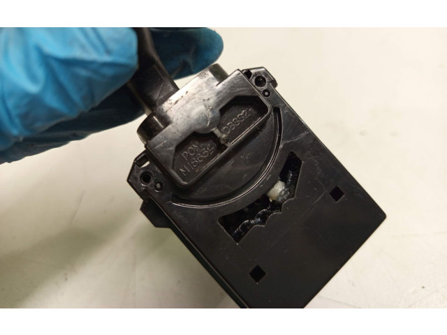 Ручка стеклоочистителей M18634   Honda HR-V