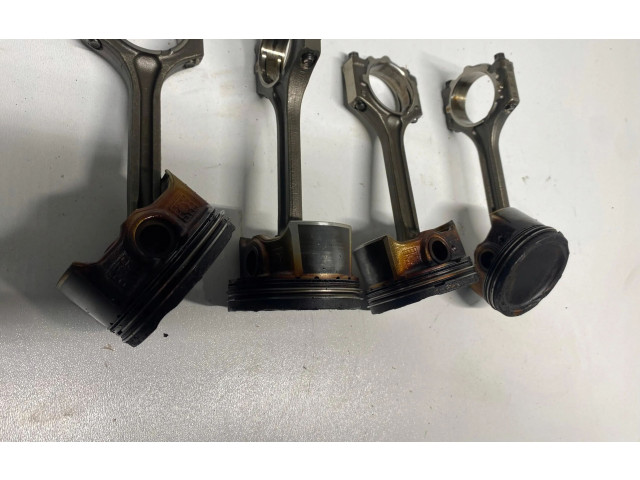 Píst G4LC KIA Venga