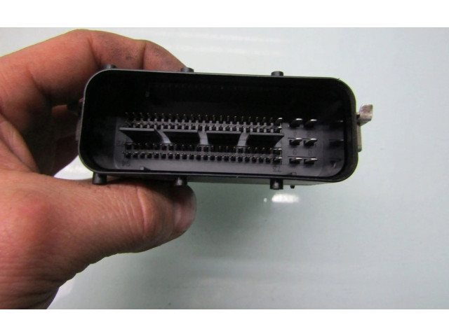 Блок управления двигателем Блок управления 391332B302, 9001090815 KIA Rio