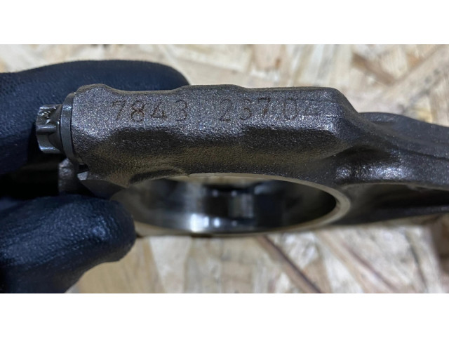 Píst 784323704, 111213678 BMW 5 F10 F11 pro benzínový motor 4.4