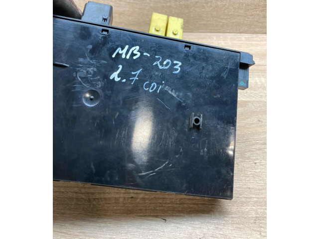 Pojistková skříňka 2095451501, 5DK00848602 Mercedes-Benz C W203 2000