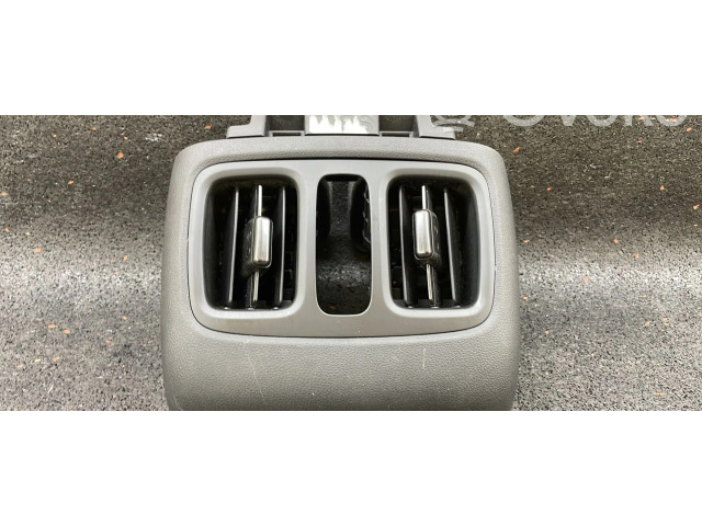 Задняя воздушная решётка