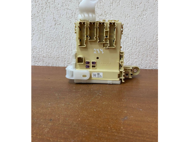 Блок предохранителей 6358-6795 Lexus NX