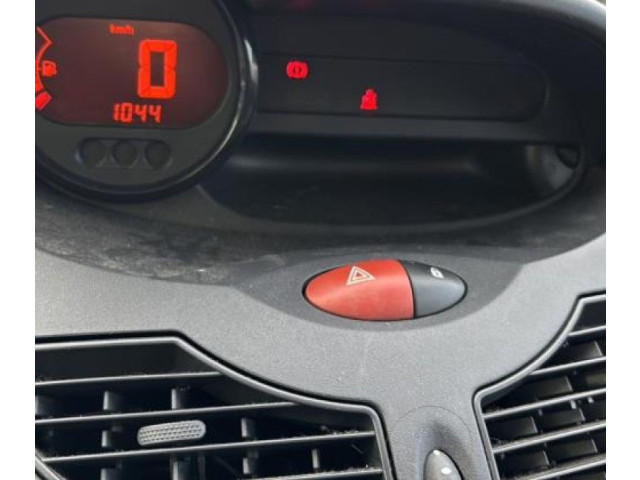 Панель приборов 8200725329   Renault Twingo II       