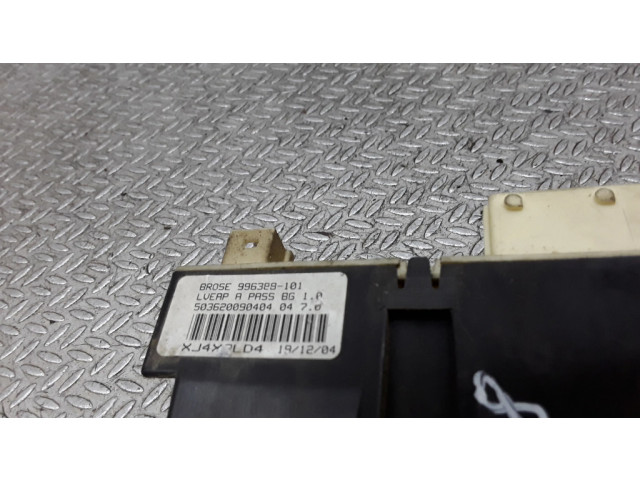 Передний двигатель механизма для подъема окон