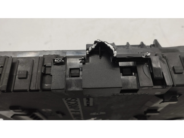 Блок предохранителей JX6T15604RCG, 3713000660012001   Ford Focus    