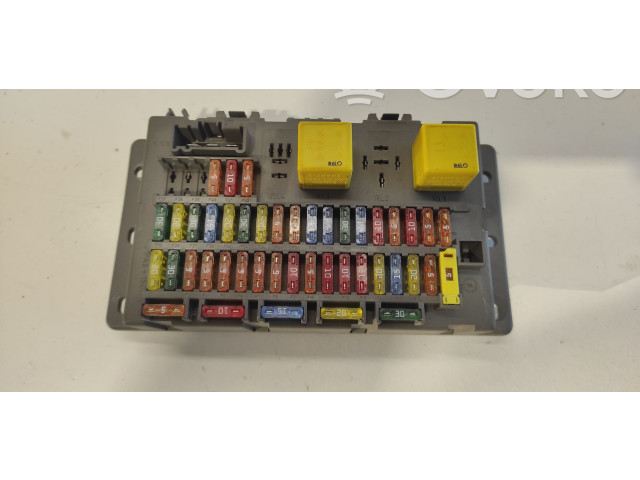 Блок предохранителей 518174503, 150450281099 Rover 75