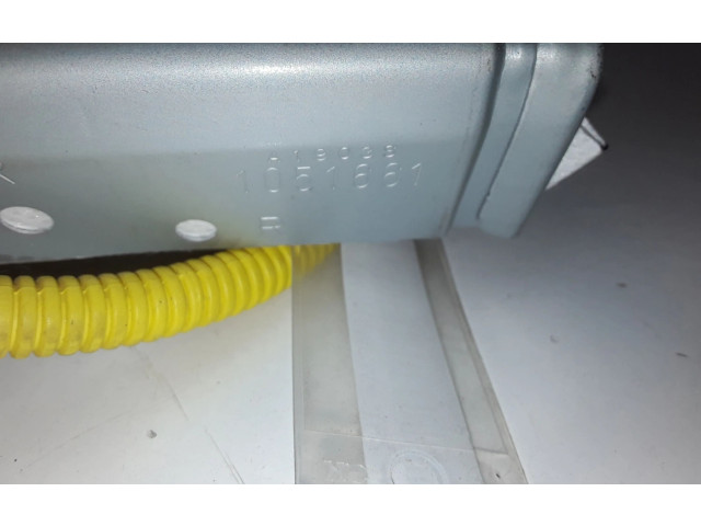 Подушка безопасности в сиденье 1051661   Subaru Forester SH