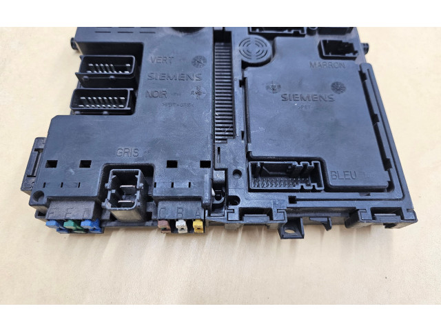 Блок предохранителей    Peugeot 406    