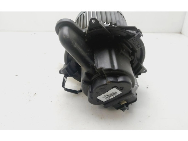 Вентилятор печки 272101005R Renault Captur