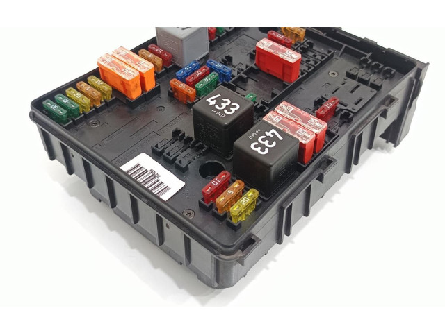 Блок предохранителей 1K0937124K   Audi A3 S3 8P    