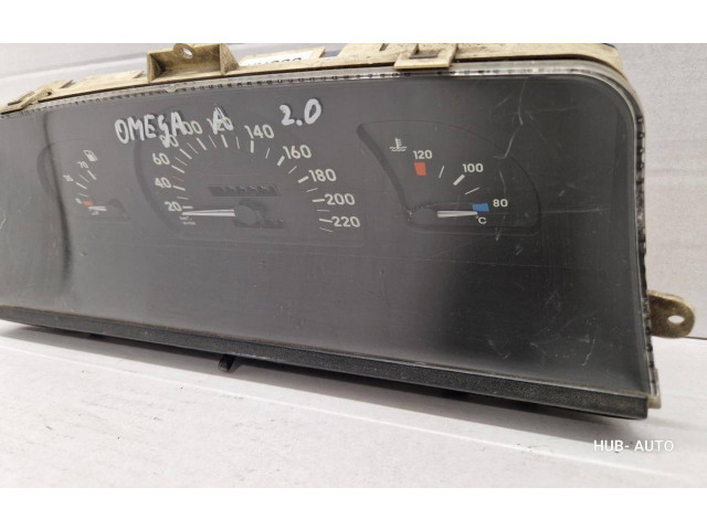 Přístrojová deska Opel Omega A 1992 90213846, 81117504