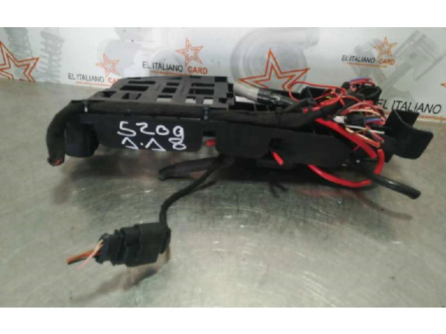 Pojistková skříňka Audi A8 S8 D3 4E