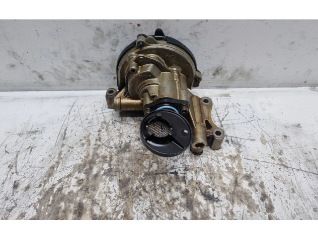 Масляный насос 03L115105C Audi A3 S3 8P
