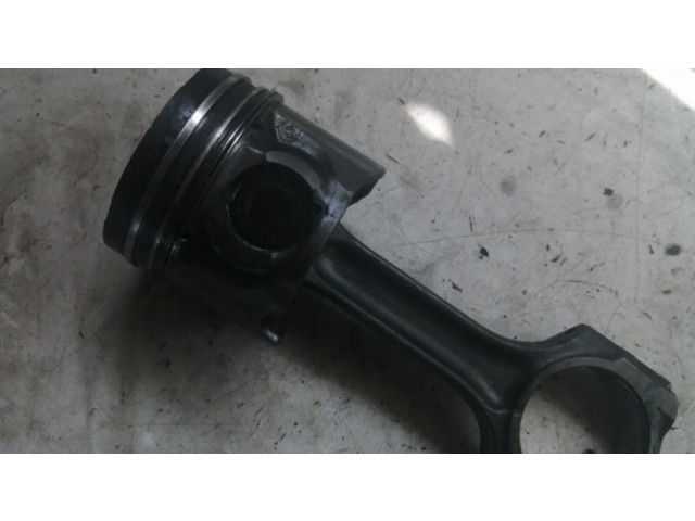 Поршень с шатуном 085190 Citroen C8 для дизельного двигателя 2.2