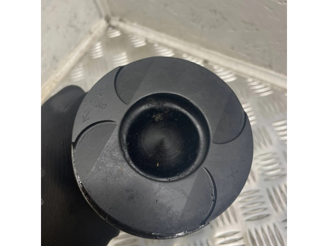  Поршень с шатуном    Jeep Grand Cherokee (WJ) для дизельного двигателя 2.7