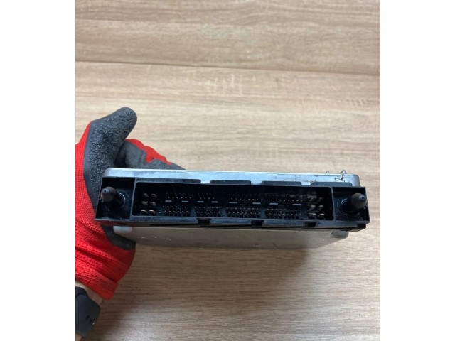 Блок управления двигателем Блок управления MB0797008831   Volvo V70