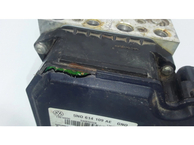 Jednotka ABS 5N0614109AE, 17618850   Audi Q3 8U 2013