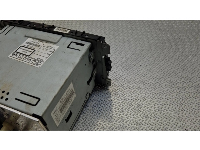 Радио/ проигрыватель CD/DVD / навигация