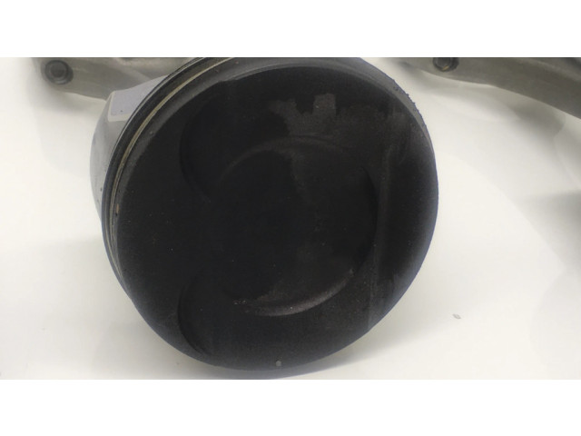 Píst 84L157 Audi S5 Facelift pro benzínový motor 3.0