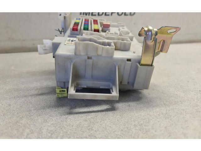 Pojistková skříňka 8198050030, 0665004650 Toyota Land Cruiser (J120) 2004