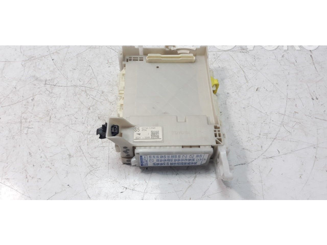 Pojistková skříňka Řídící jednotka BSM 8273052K40 Toyota Yaris 2016