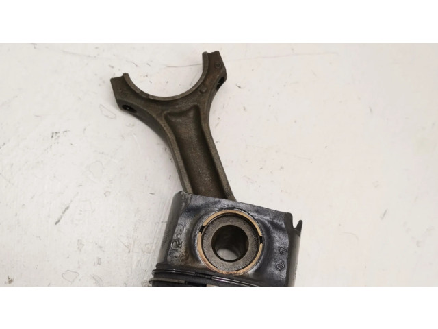 Píst BMW 7 G11 G12 pro naftový motor 4.0