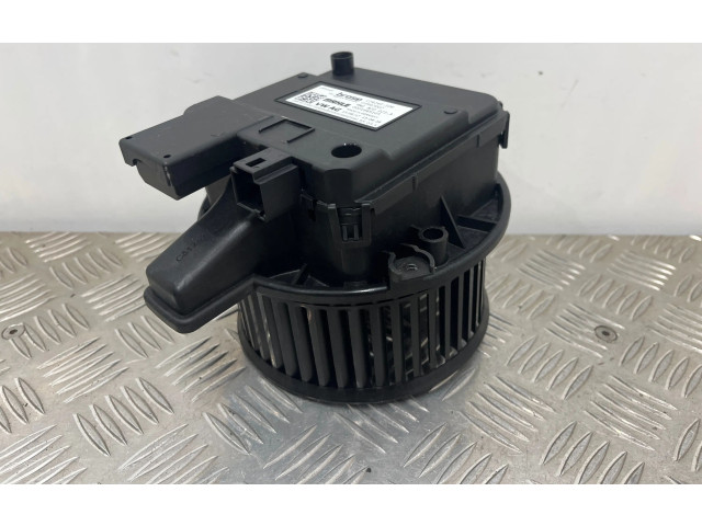 Вентилятор печки 4M1820021A Audi Q5 SQ5
