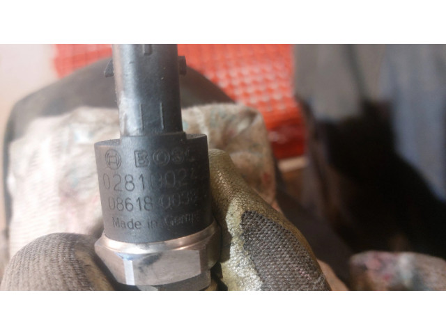 Vstřikovací lišta 0281002405, 086180038 BMW 7 E38 pro naftový motor 3.0