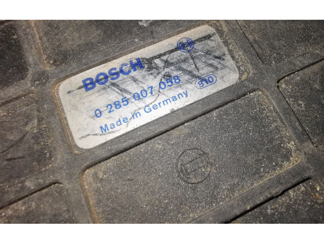 Řídící jednotka 0095450232, 0285007058   Mercedes-Benz E W124 1988