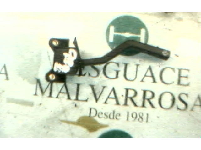 Ручка стеклоочистителей    Volvo 940