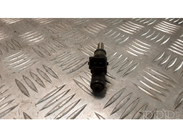 Vstřikovač    BMW 3 E46  pro benzínový motor 1.8  