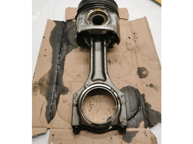 Поршень 8598757 BMW X3 G01