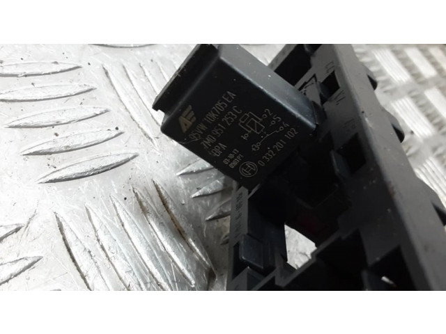 Блок предохранителей 1K2937503A, 10K705EA   Audi A3 S3 8P    